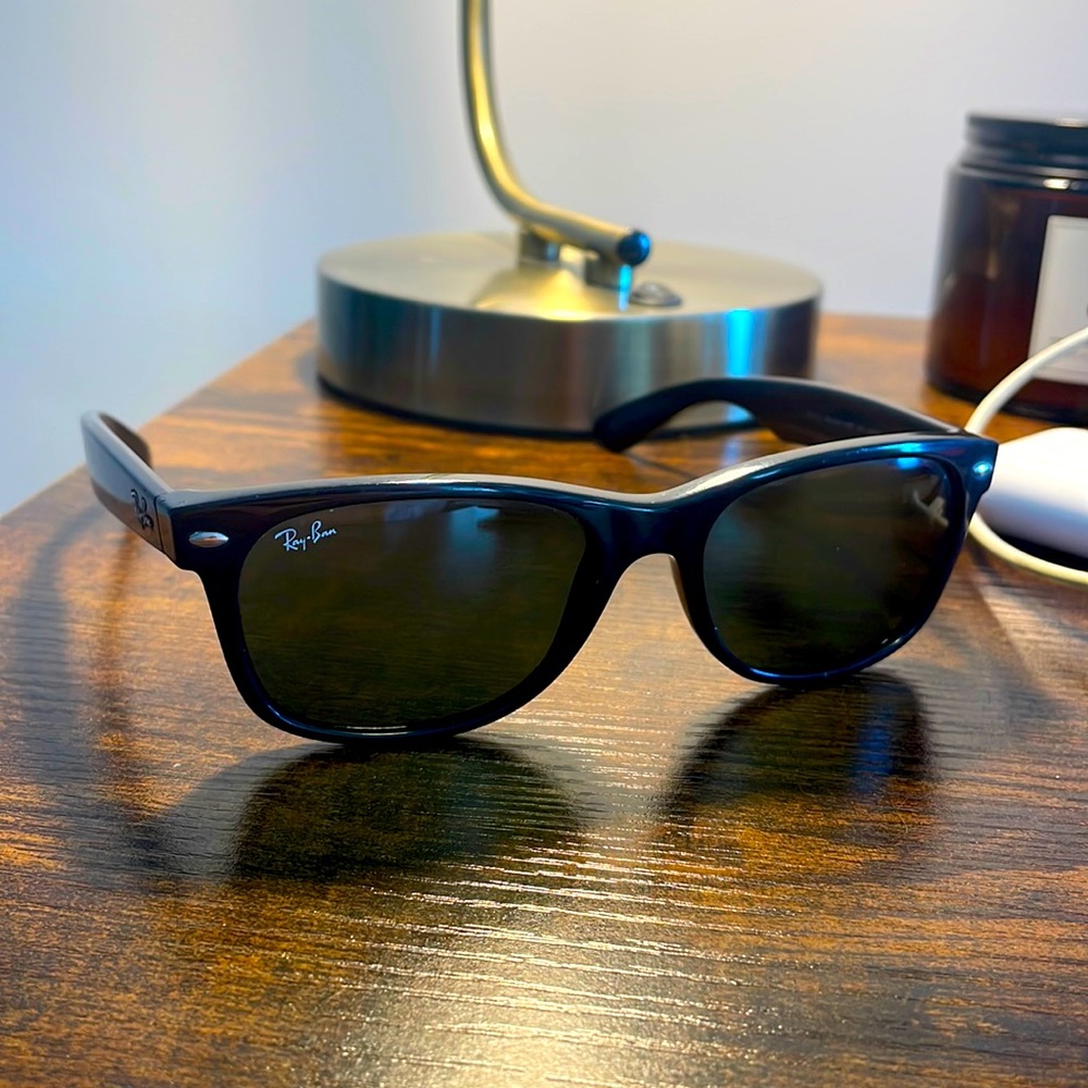 Ray-Ban 2132 New Wayfarer